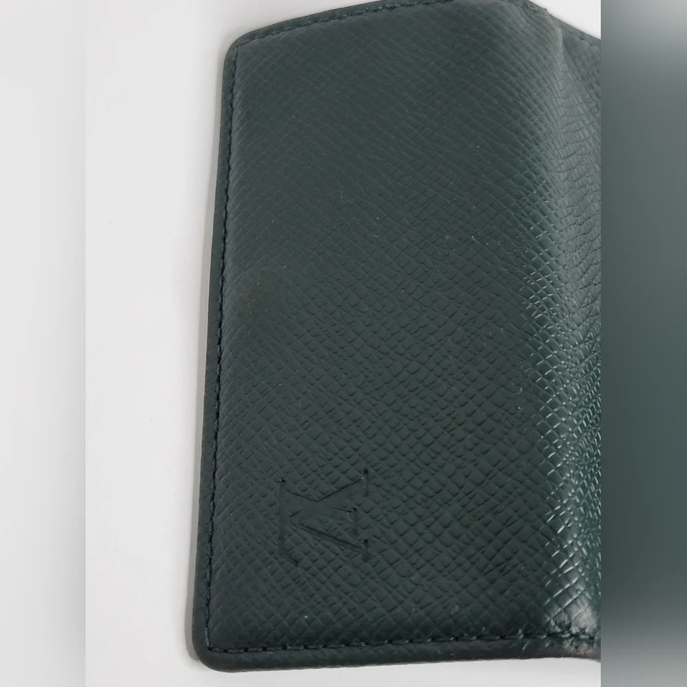Authentic Louis Vuitton Taiga Leather Dk. Green Porte Cles Key Holder CA0996
